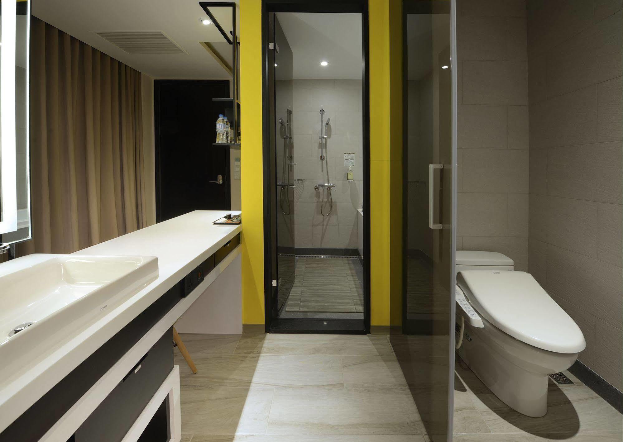 Uinn Business Hotel-Shihlin Тайпей Екстериор снимка